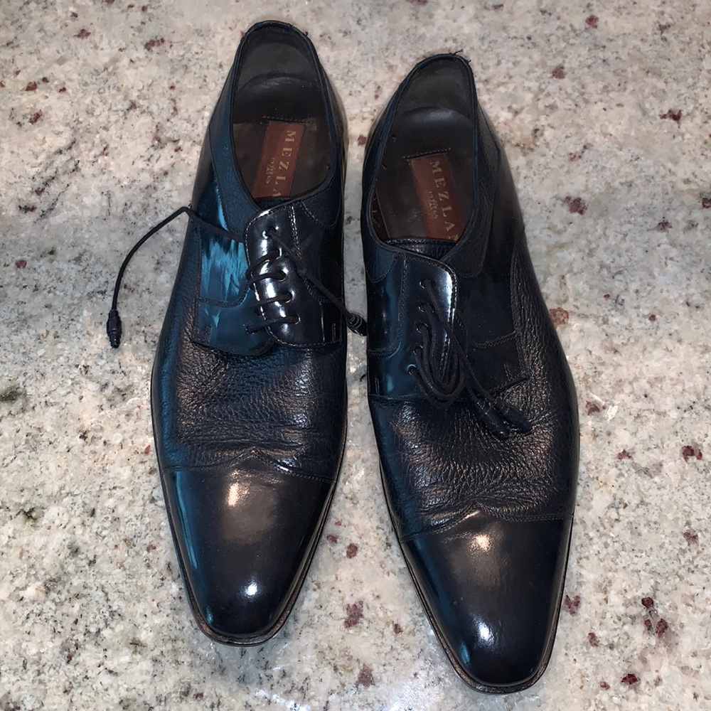 Mezlan Soka Navy Wingtip Cap-Toe Oxfords